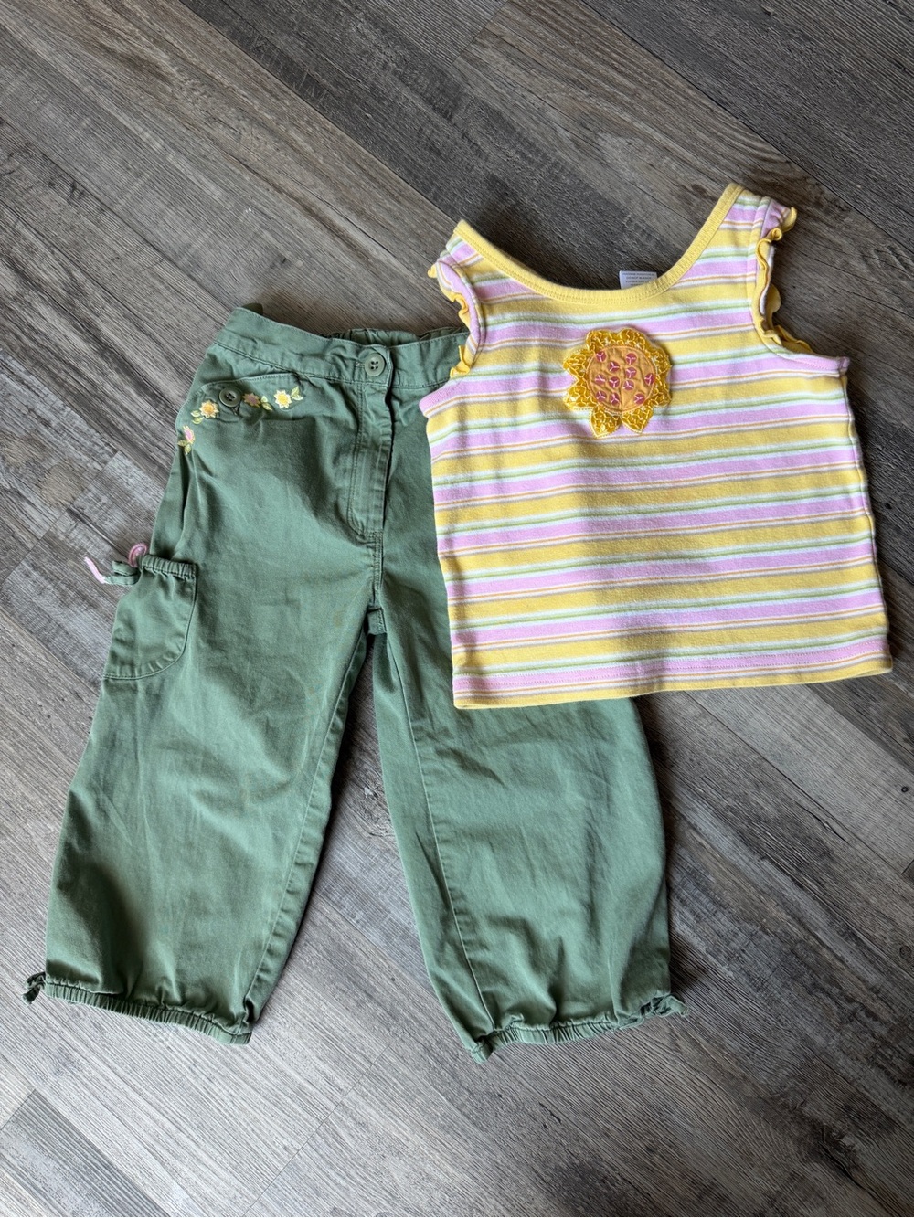 Vintage Gymboree girls Sunflower fields size 4 two piece top & capris